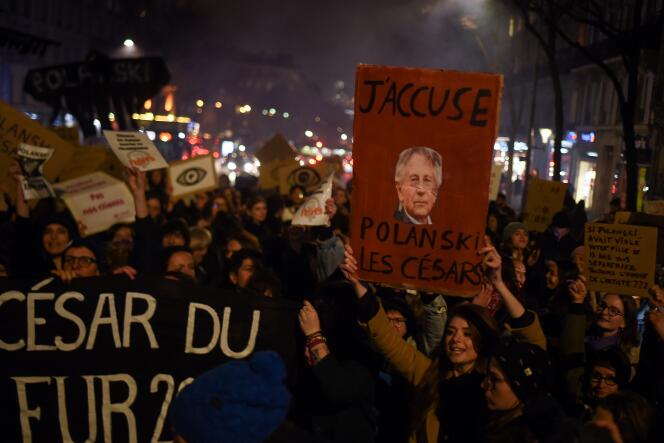 Manifestation devant la Salle Pleyel lors de la cérémonie des Césars, le 28 février.