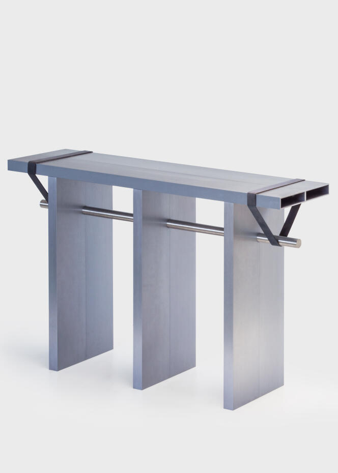 Arke Double Console de Johan Viladrich,  en aluminium, acier et liens en caoutchouc, 2019.