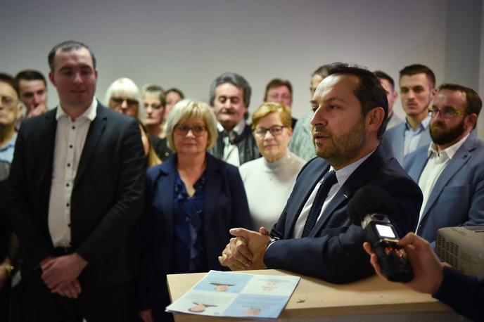 Présentation de la liste Rassemblement national menée par le député du Nord Sébastien Chenu, à Denain (Nord), le 22 février.