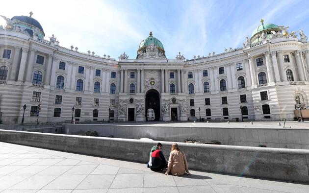Dans le centre de Vienne, le 16 mars. Le gouvernement autrichien interdit désormais les rassemblements de plus de cinq personnes.