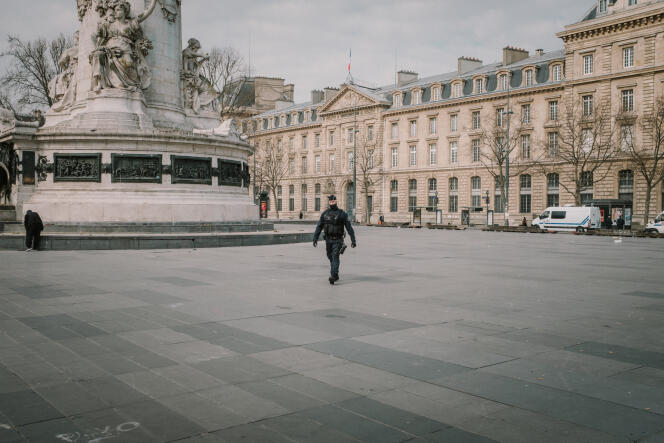 La place de la République à Paris, lors de la première journée de confinement, le 17 mars.