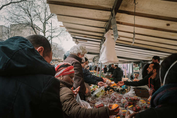 El mercado de Belleville en París el 17 de marzo.