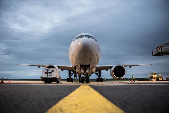 Tout Le Monde S Est Rue Au Guichet D Air France A Bamako La