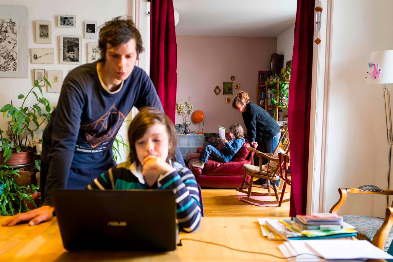 Parent Ado Au Bord De La Crise De Nerf Confinement et « école à la maison » : parents d’élèves au bord de la