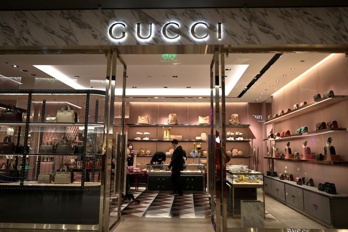Un magasin Gucci (groupe Kering) dans  un centre commercial à Pékin, le 20 février.
