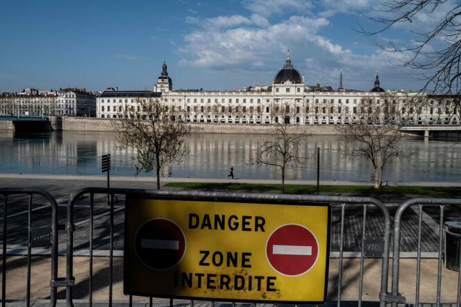 A Lyon, la fermeture des voies sur berge, ici le 20 mars, a été décidée conjointement par la métropole et la mairie.