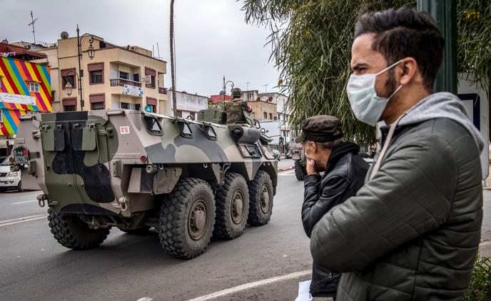 Coronavirus Au Maroc Blindes Dans La Rue Et Chasse Aux