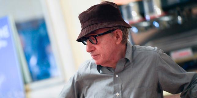 « Soit dit en passant », de Woody Allen : un récit d’apprentissage picaresque qui vire au plaidoyer