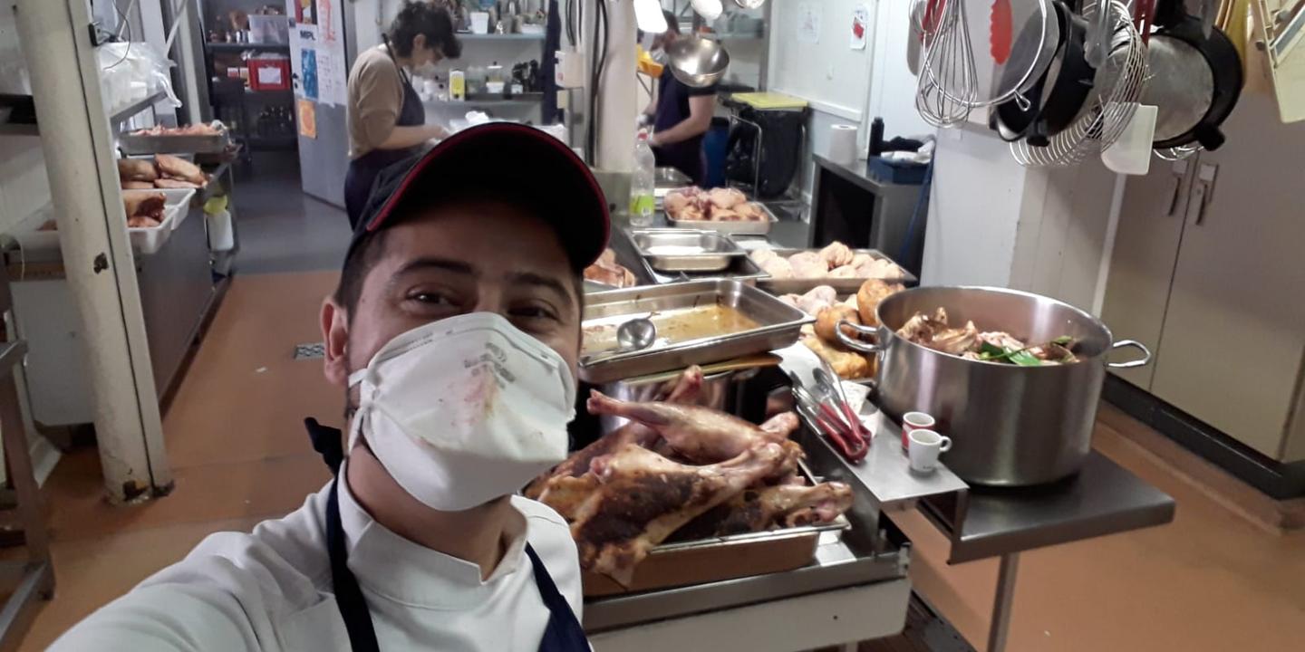 Coronavirus L Effort De Guerre Aux Fourneaux Pour Aider Les Soignants Et Les Sans Abri