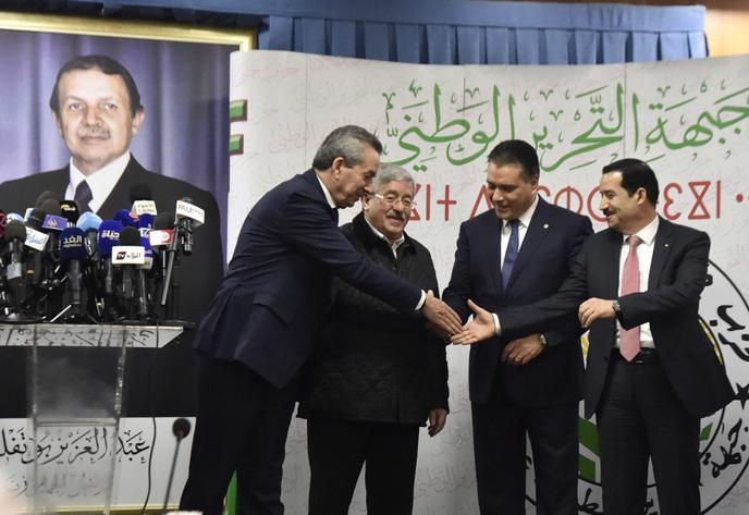 Durant la cinquième campagne électorale d’Abdelaziz Bouteflika, le 2 février 2019, plusieurs ministres représentent le président algérien, dont le premier ministre Ahmed Ouyahia (au centre), à Alger.