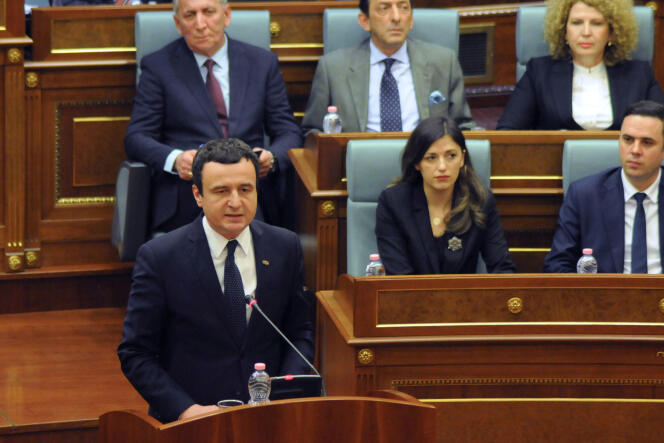 Le premier ministre du Kosovo, Albin Kurti, nouvellement élu, prononçait son discours devant le Parlement à Pristina, le 3 février.