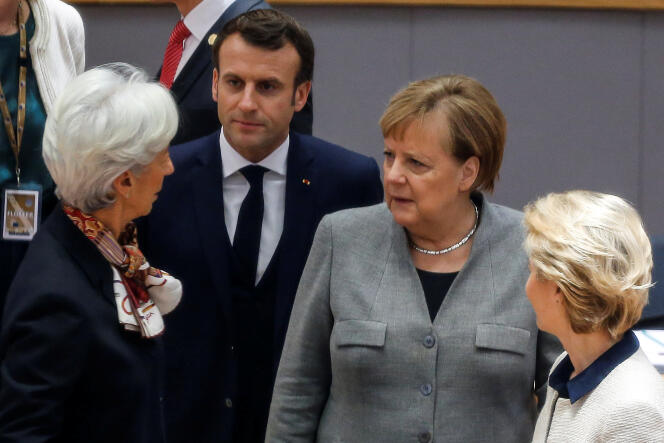 De gauche à droite : la présidente de la BCE, Christine Lagarde , le président français Emmanuel Macron, la chancelière allemande, Angela Merkel, et la présidente de la Commission européenne, Ursula von der Leyen, lors d’un sommet de l’Union européenne à Bruxelles, le 13 décembre 2019.