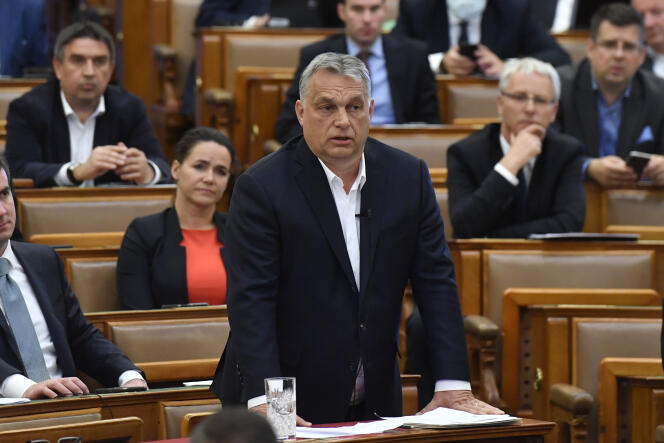 Le premier ministre hongrois, Viktor Orban, au Parlement de Budapest (Hongrie), le 30 mars 2020.