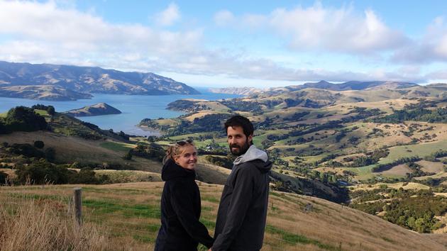 Cécile và Quentin Ménelot ở Akaroa, New Zealand.