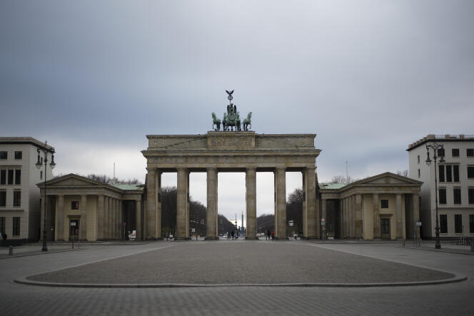 Vue de la porte de Brandebourg à Berlin, le 30 mars.