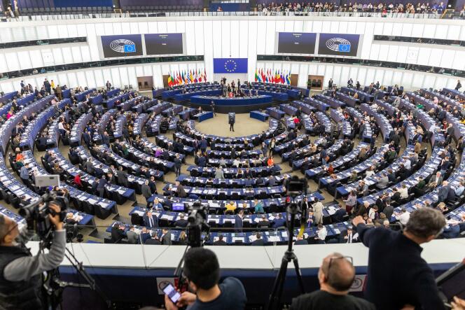 « Avec cette crise, une certaine idée de la mondialisation disparaît »Photo : Le parlement européen, en séance, à Strasbourg  12 février 2020.