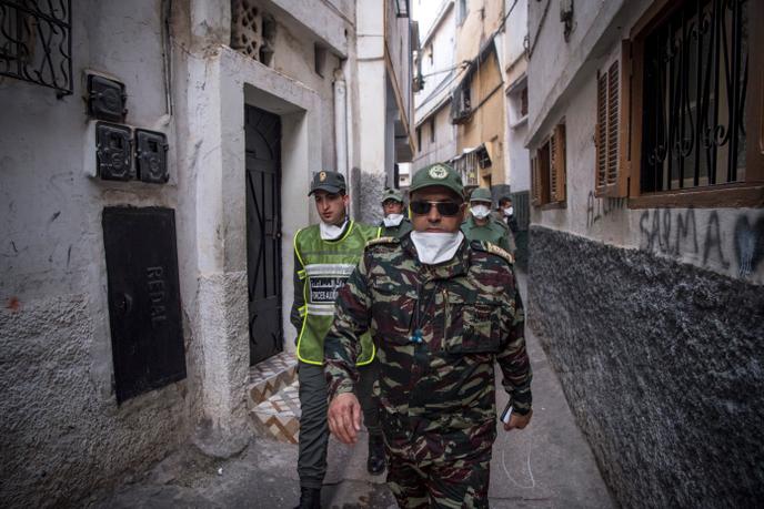 Dans une ruelle de Rabat, le 27 mars 2020.