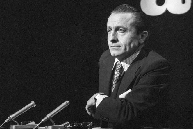 Christian Bonnet, alors ministre de l'agriculture, sur le plateau de l'émission « Actuel 2 », à Paris, le 23 septembre 1974.