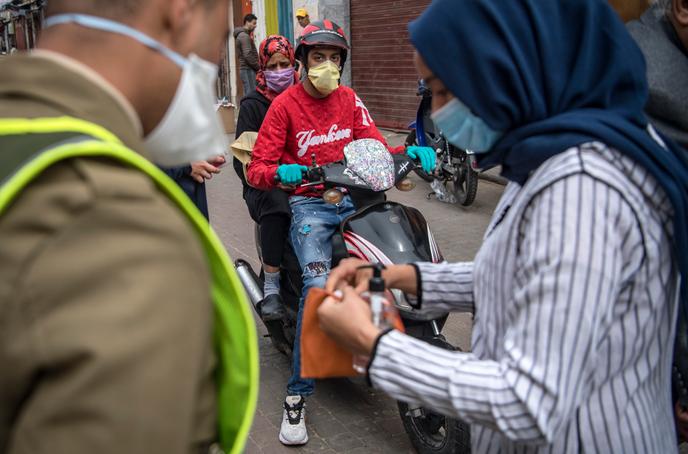 Contrôle de police à Casablanca, au Maroc, le 8 avril 2020.