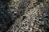 Jalousie, bidonville bordant Pétionville, dans la banlieue de Port-aux-Prince, à Haïti, en 2013.