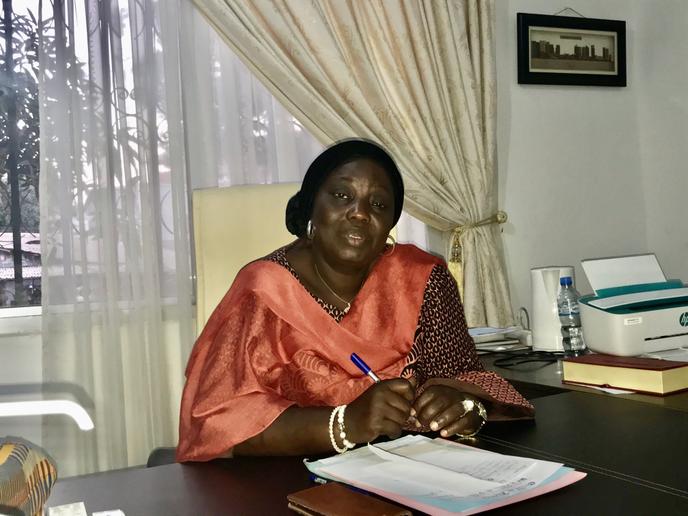 Aminata Touré, maire de Kaloum, dans son bureau à Conakry, en avril 2020.