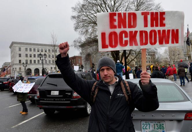 Des centaines de personnes rassemblées à Concord, dans le New Hampshire, réclamaient la fin du confinement, le 18 avril.