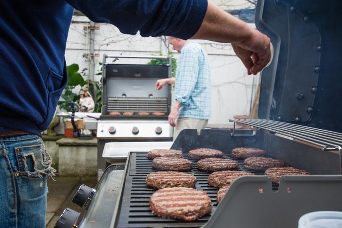 Peut On Laisser Un Barbecue A Gaz Dehors Les Meilleurs Barbecues A Gaz Haut De Gamme