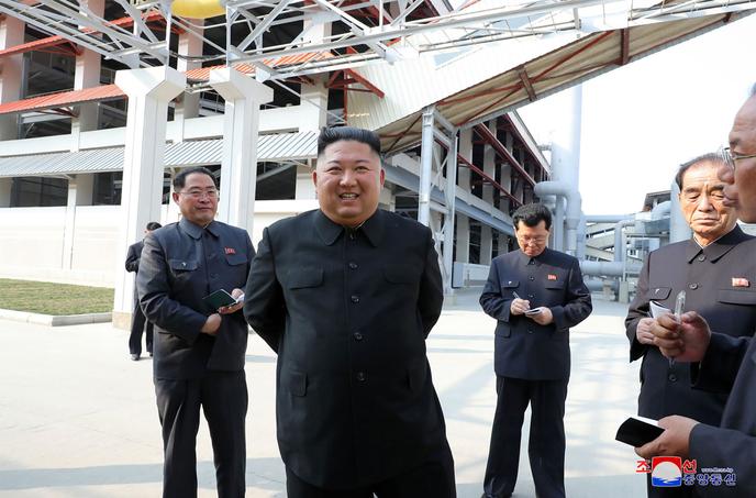 Les médias ont annoncé, samedi 2 mai, que le dirigeant nord-coréen avait participé à l’inauguration d’une usine d’engrais.