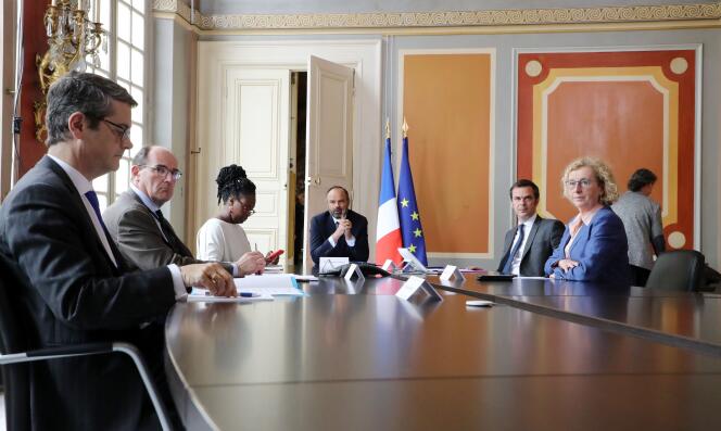 Des membres du gouvernement d’Edouard Philippe, à Matignon, le 30 avril.