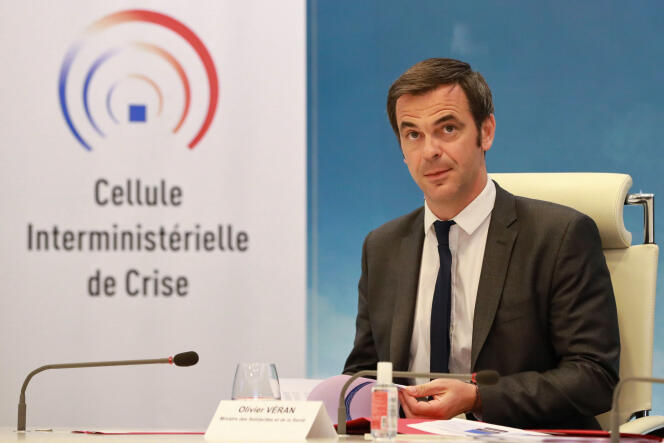Le ministre de la santé, Olivier Véran, en visioconférence avec les préfets depuis le ministère de l’intérieur, à Paris, le 29 avril.