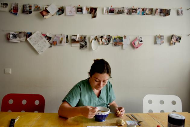 «A l’hôpital, on est relativement protégées, on est salariées et on a du matériel. C’est beaucoup plus dur pour les sages-femmes libérales. »