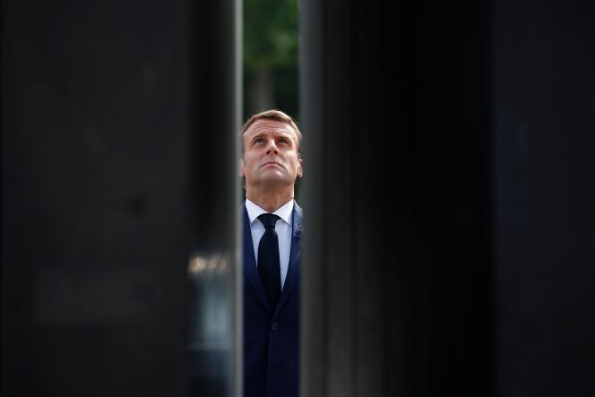 Emmanuel Macron, lors de  la célébration du 75e anniversaire de la fin de la seconde guerre mondiale, à Paris, le 8 mai.
