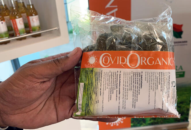 Un sachet de Covid Organics, le « remède » à base de plantes promu par le président malgache Andry Rajoelina contre le Covid-19, à Antananarivo, le 8 mai 2020.