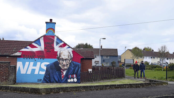 Un mur de soutien à la NHS à Belfast, le 30 avril.