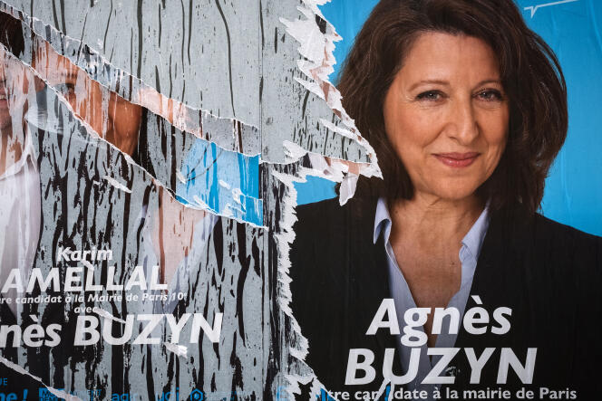 Une affiche électorale de la candidate à la mairie de Paris, Agnès Buzyn, la veille du premier tour des élections municipales, le 14 mars.