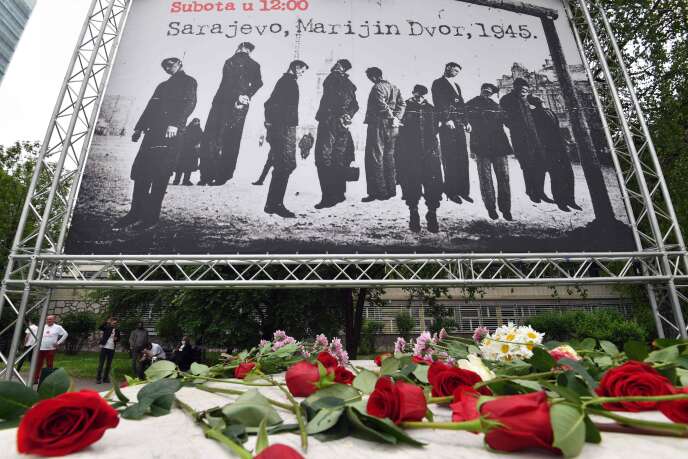 Dépôt de fleurs, le 16 mai 2020, en hommage aux victimes du régime oustachi pronazi.