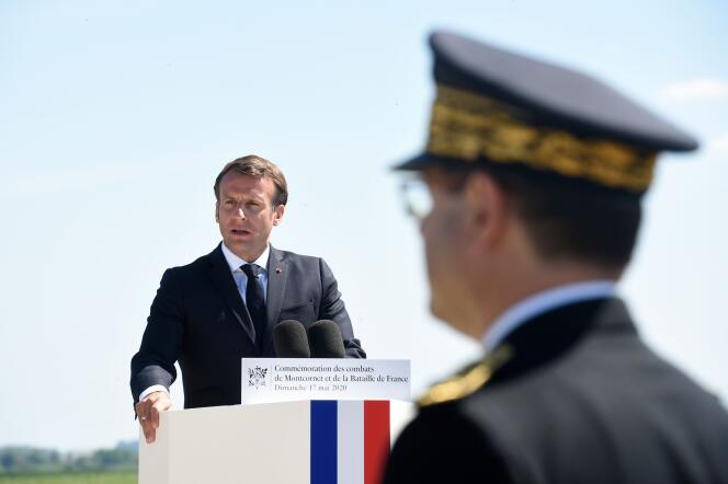 Emmanuel Macron lors de la commémoration de la bataille de Montcornet, à La-Ville-aux-Bois-lès-Dizy (Aisne), le 17 mai.