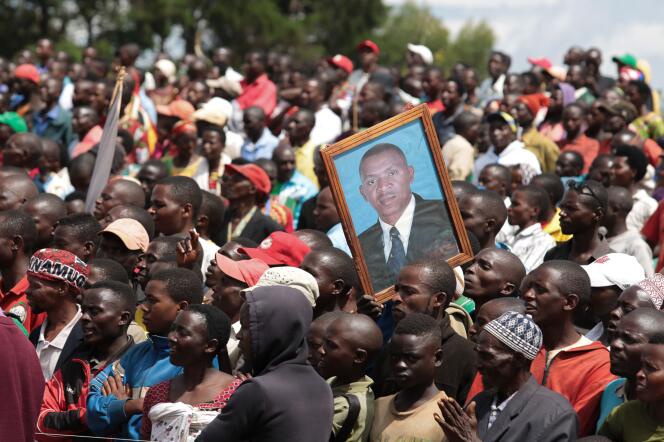 Des partisans du candidat de l’opposition Agathon Rwasa, le 17 mai à Gitega, dans le centre du Burundi.