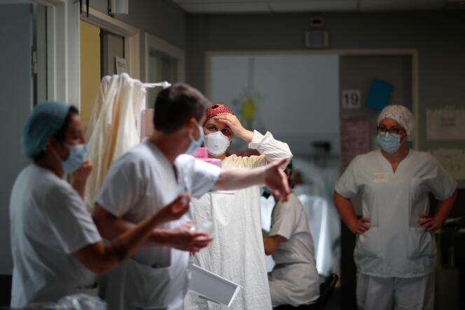 Au sein du service de soins intensifs de l’hôpital Robert-Ballanger, à Aulnay-sous-Bois (Seine-Saint-Denis), le 30 avril.