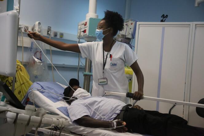 Au service des urgences du Centre Hospitalier de Mayotte (CHM) de Mamoudzou, le 21 mai.