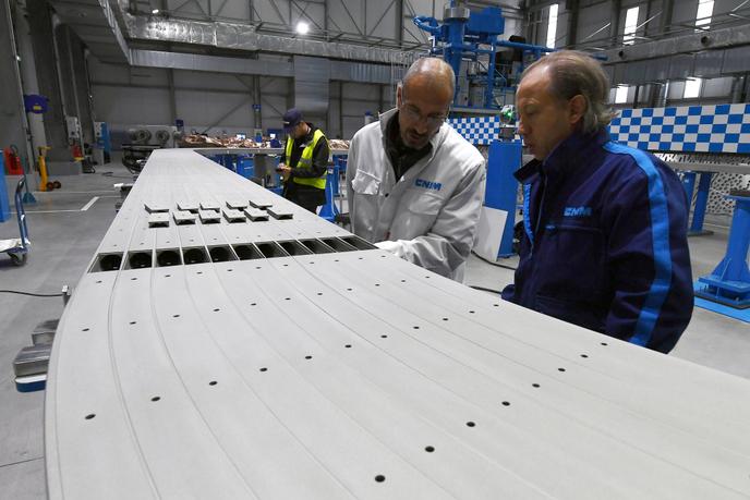 Des techniciens travaillant sur le programme nucléaire ITER, sur le site de CNIM, le 14 octobre 2016.