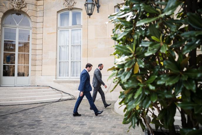 Edouard Philippe et Christophe Castaner, après une conférence de presse concernant le second tour des élections municipales, à Matignon, le 22 mai.