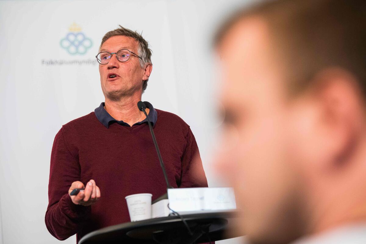 L’épidémiologiste en chef suédois, Anders Tegnell, lors de l’une de ses conférences de presse, à Solna, près de Stockholm, le 25 mai.