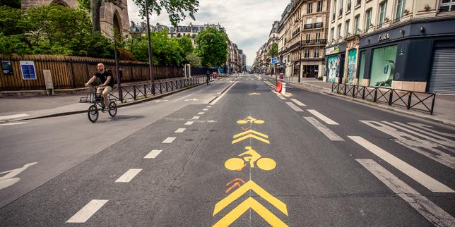La rue Rivoli, à Paris, champ de batailles