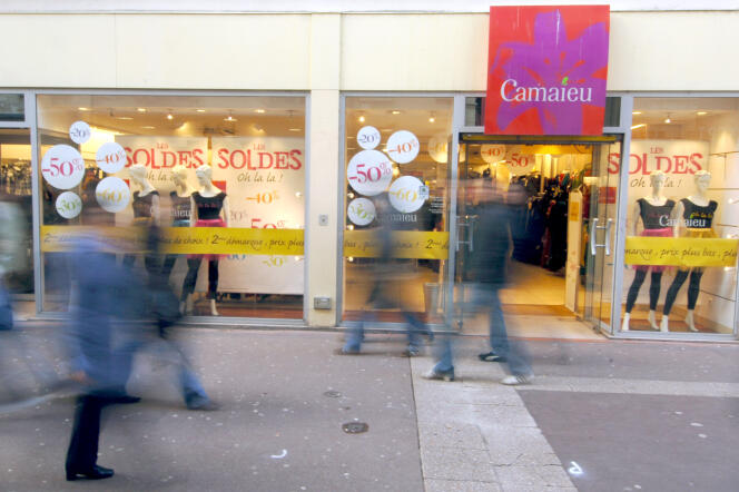 Devant un magasin Camaïeu, à Caen, en 2007.