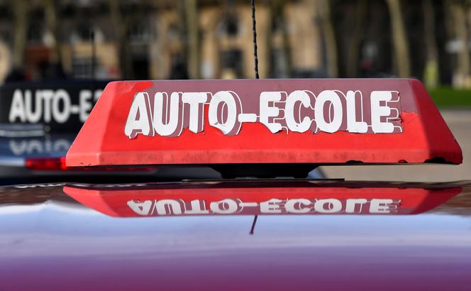 Des voitures auto-école lors d’une précédente manifestation, à Bordeaux, en 2019.