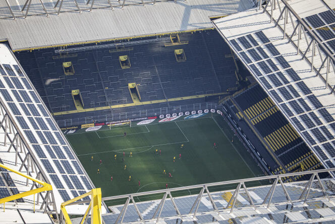 Lors du match à huis clos entre le Borussia Dortmund et le Bayern Munich, au stade de Dortmund, mardi 26 mai.