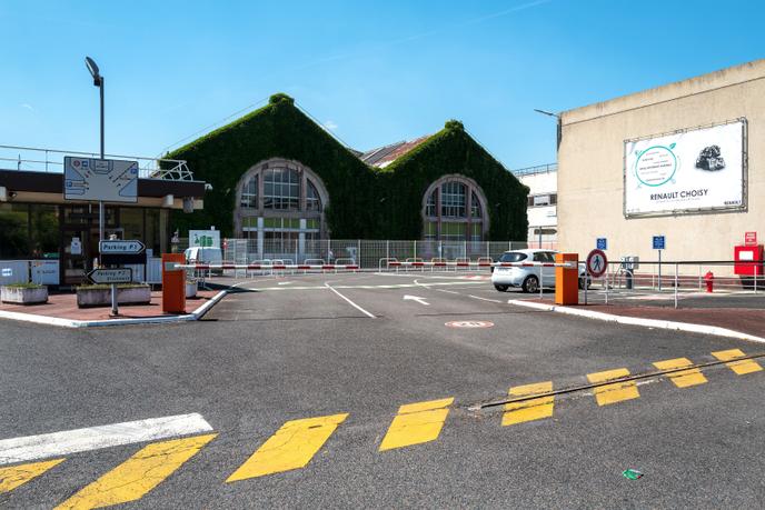 Entrée de l’usine Renault de Choisy-le-Roi (Val-de-Marne)