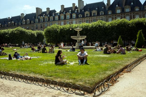 Promenade En Photos Dans Les Parcs Et Jardins De La Ville De Paris Le Jour De Leur Reouverture