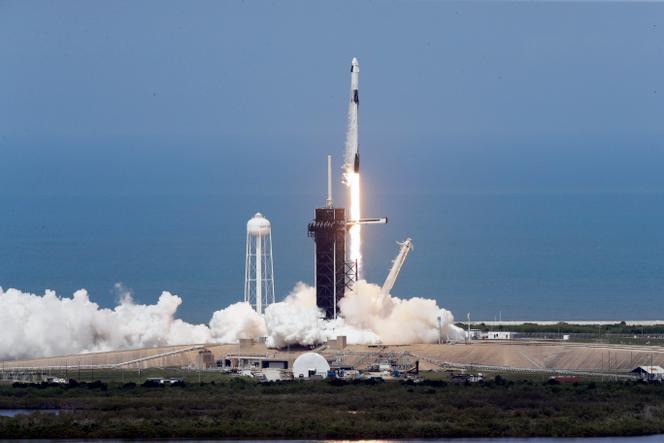 Spacex A Lance Deux Astronautes De La Nasa Dans L Espace Une Premiere Historique Pour Une Societe Privee Spacex A Lance Deux Astronautes De La Nasa Dans L Espace Une Premiere Historique Pour Une Societe Privee
